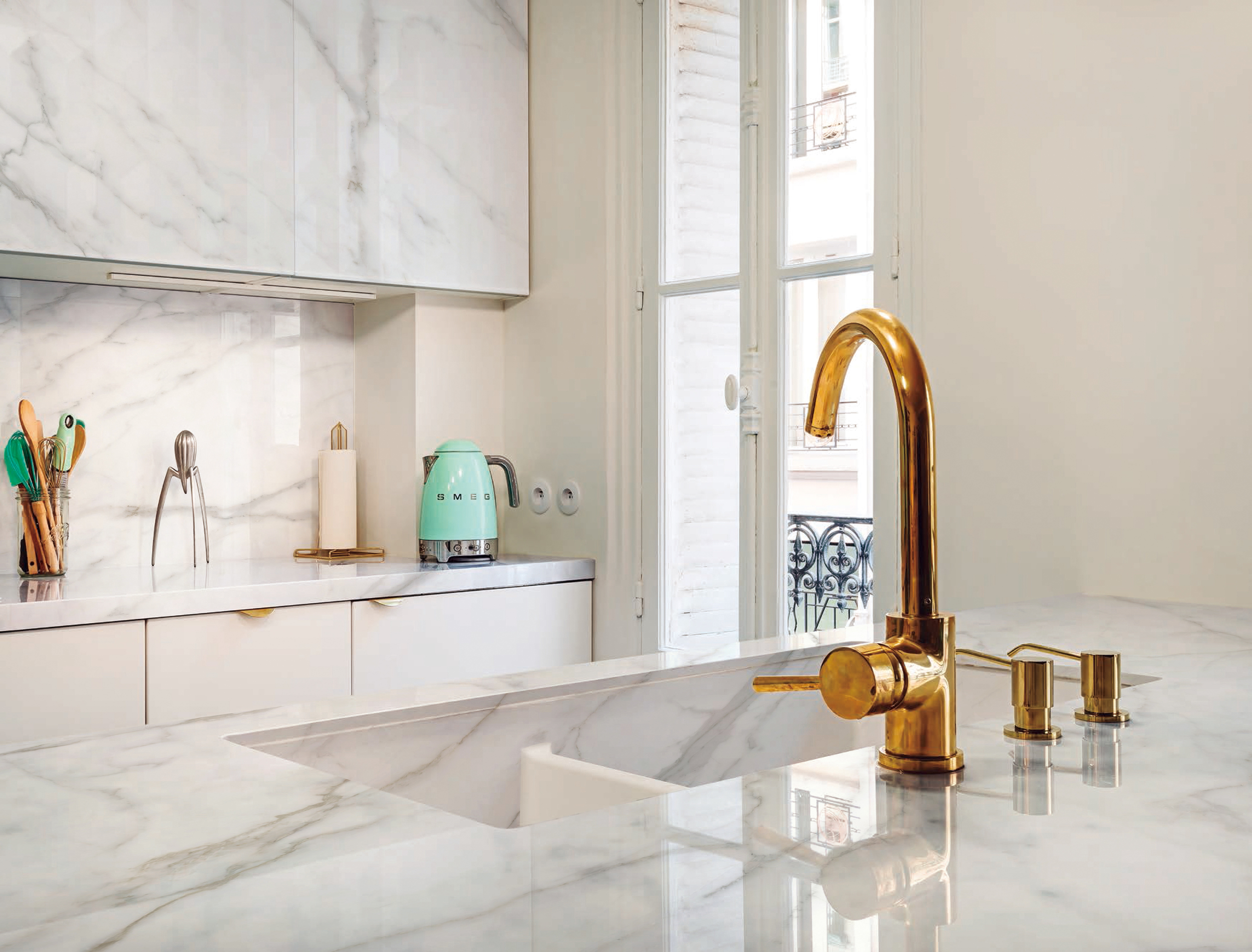 На пол Calacatta Gold Satin Спеченный камень 1600x3200x12 - фото 2