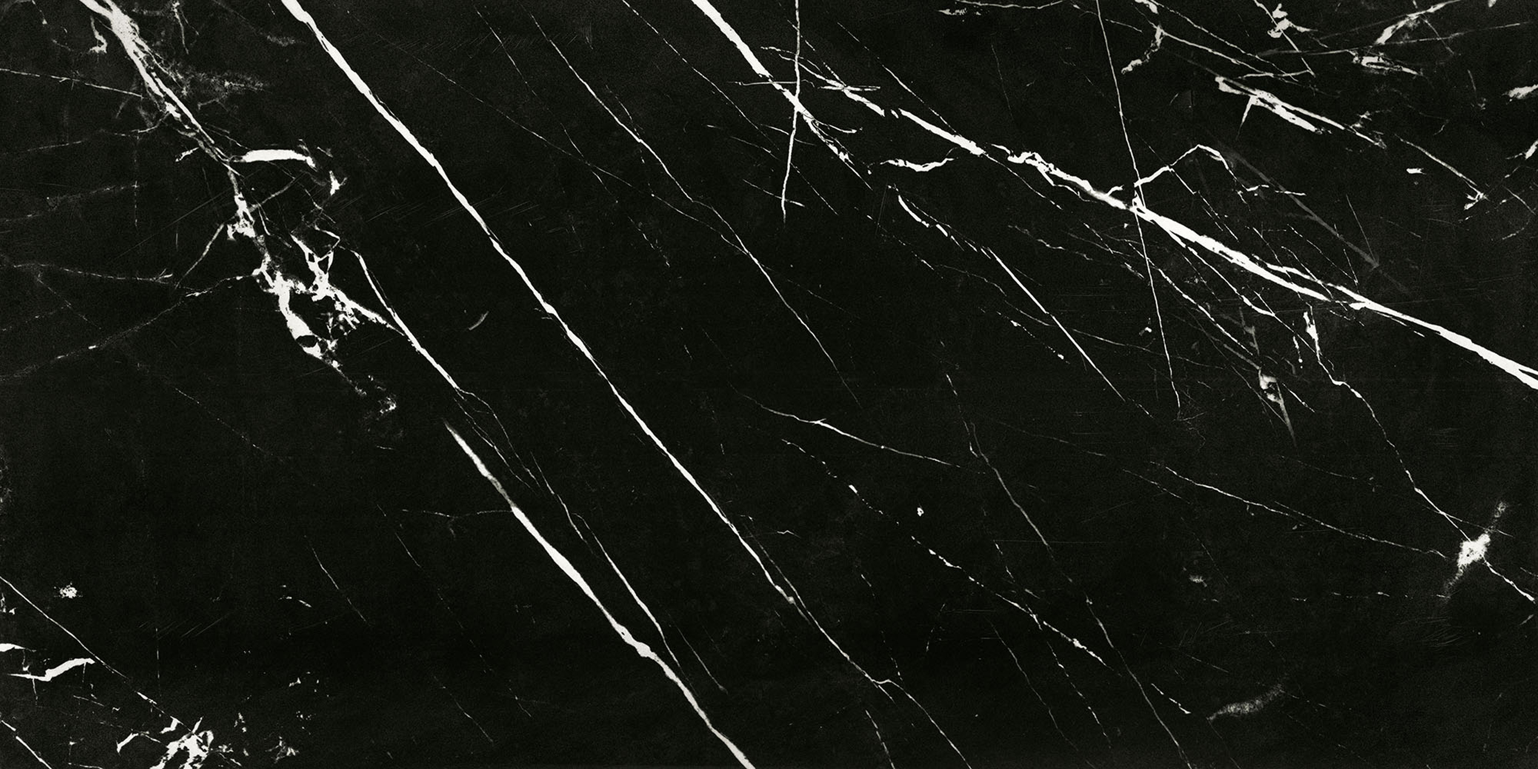 BIEN0045 На пол Agatha Black Rec Full Lap 120