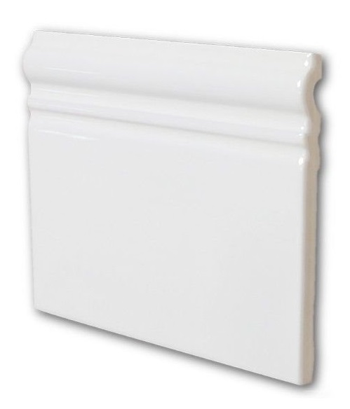 21015 Плинтус Metro Skirting Blanco Brillo 15х15