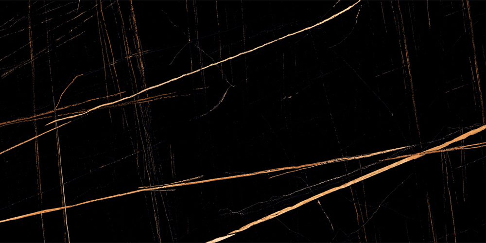 На пол Saint Laurent Glamour